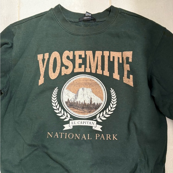Yosemite National Park Green Sweatshirt - Picture 2 of 3
